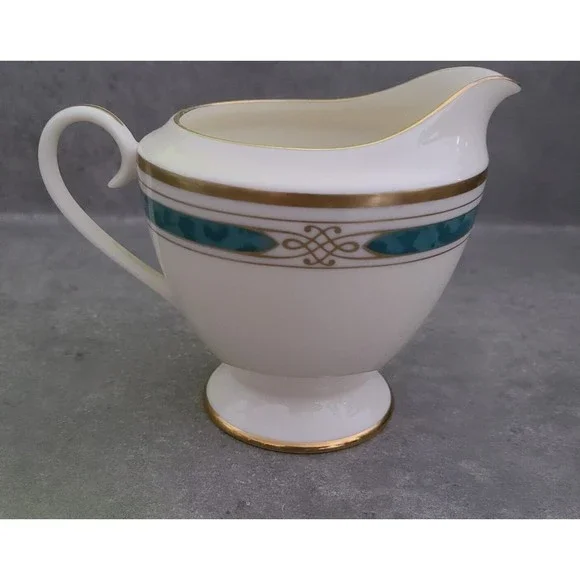 Gorham Winfield Japan Creamer 24 KT Gold Hand Banded Fine China White Green - Picture 2 of 6